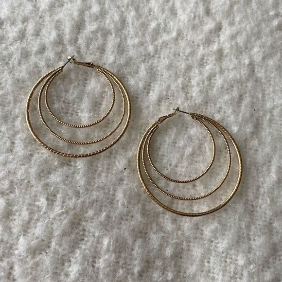 Unique Gold Hoop Earrings - Multi-size 3 hoops in one - Picture 6 of 6
